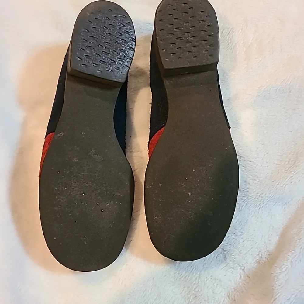 Marvelous Vintage Sbicca Suede Shoes - Picture 6 of 8